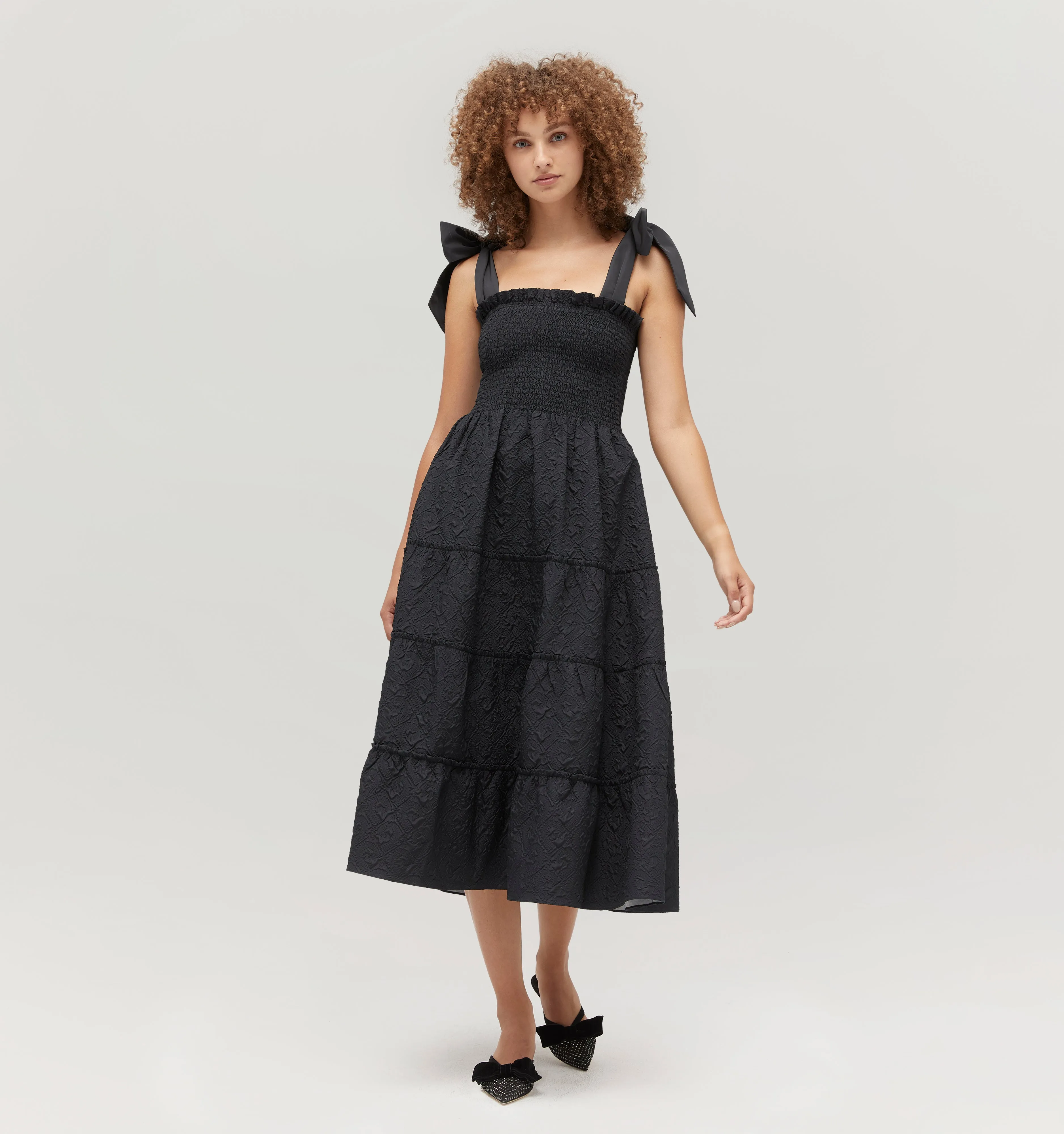 The Ribbon Ellie Nap Dress - Black Puffy Jacquard