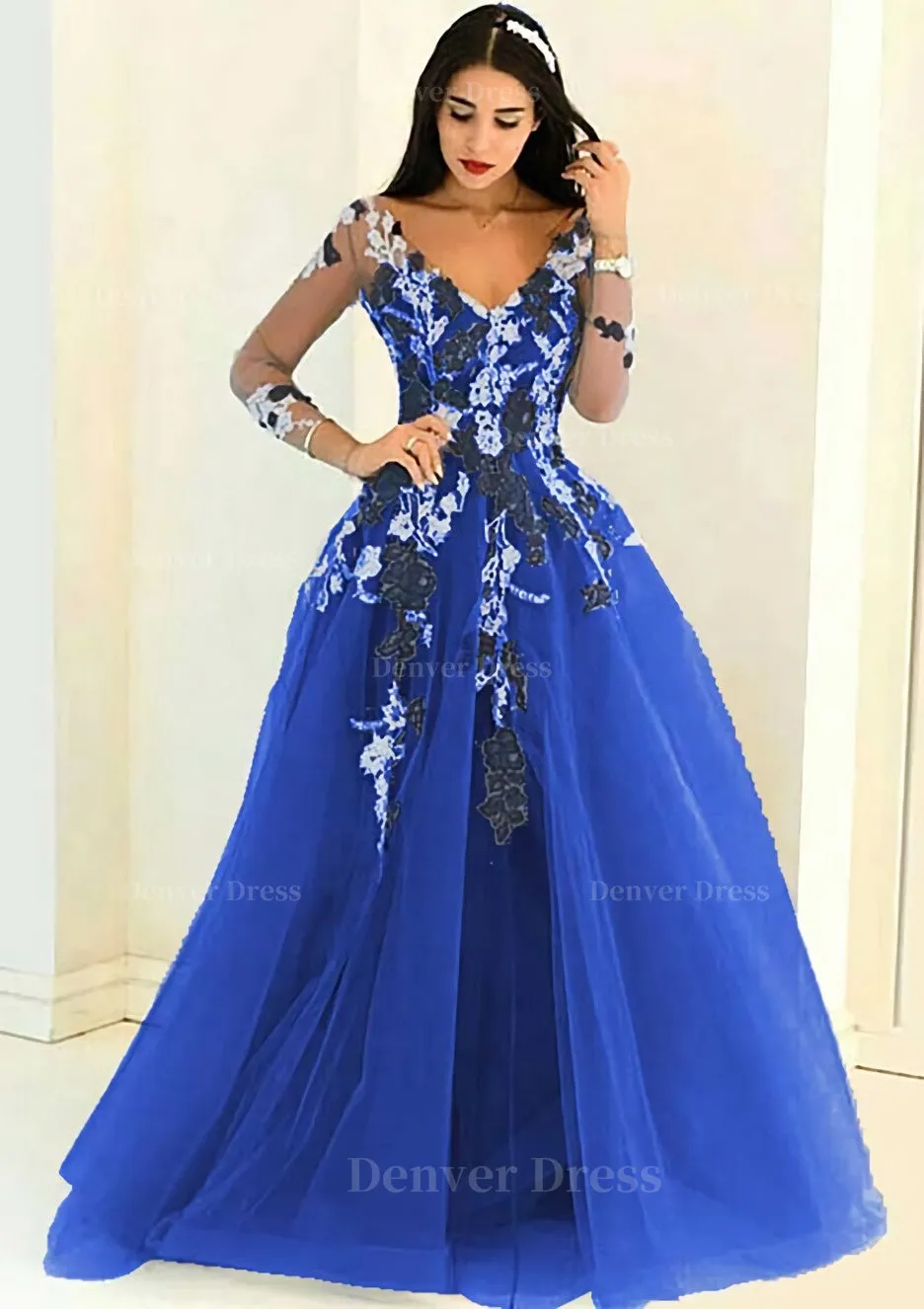 Tulle Long/Floor-Length A-Line/Princess Full/Long Sleeve V-Neck Zipper Evening Dress With Appliqued