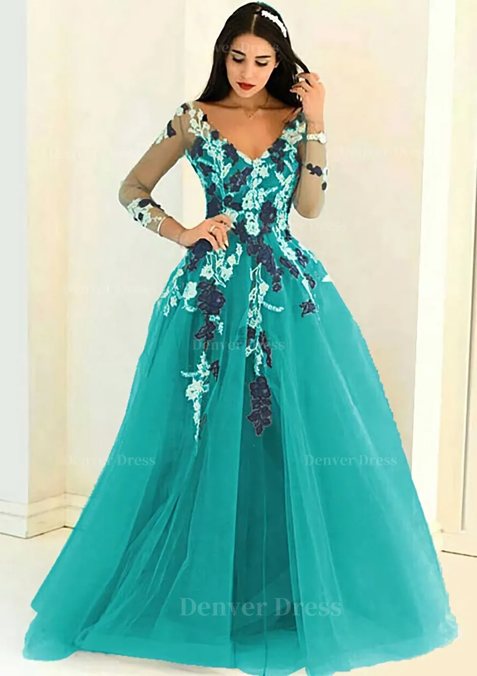 Tulle Long/Floor-Length A-Line/Princess Full/Long Sleeve V-Neck Zipper Evening Dress With Appliqued