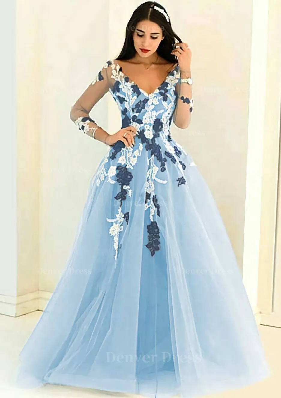 Tulle Long/Floor-Length A-Line/Princess Full/Long Sleeve V-Neck Zipper Evening Dress With Appliqued