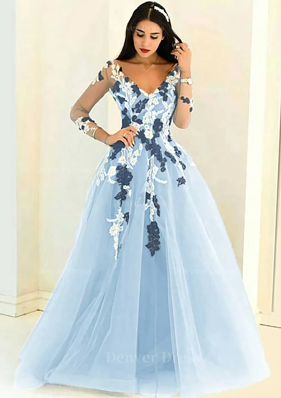 Tulle Long/Floor-Length A-Line/Princess Full/Long Sleeve V-Neck Zipper Evening Dress With Appliqued