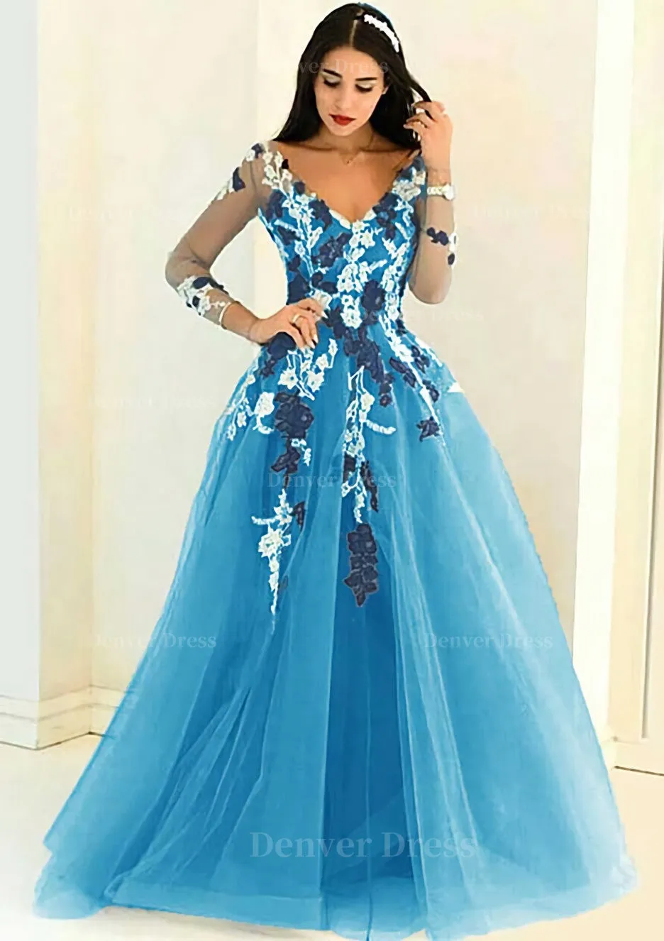 Tulle Long/Floor-Length A-Line/Princess Full/Long Sleeve V-Neck Zipper Evening Dress With Appliqued