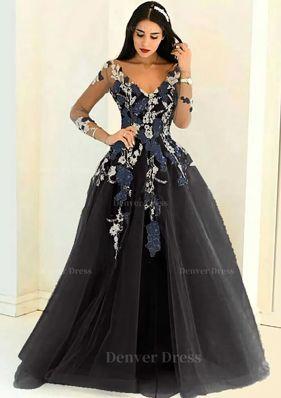 Tulle Long/Floor-Length A-Line/Princess Full/Long Sleeve V-Neck Zipper Evening Dress With Appliqued