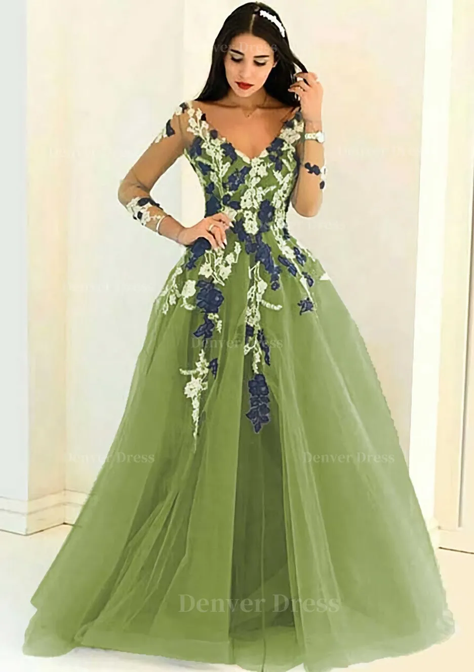 Tulle Long/Floor-Length A-Line/Princess Full/Long Sleeve V-Neck Zipper Evening Dress With Appliqued