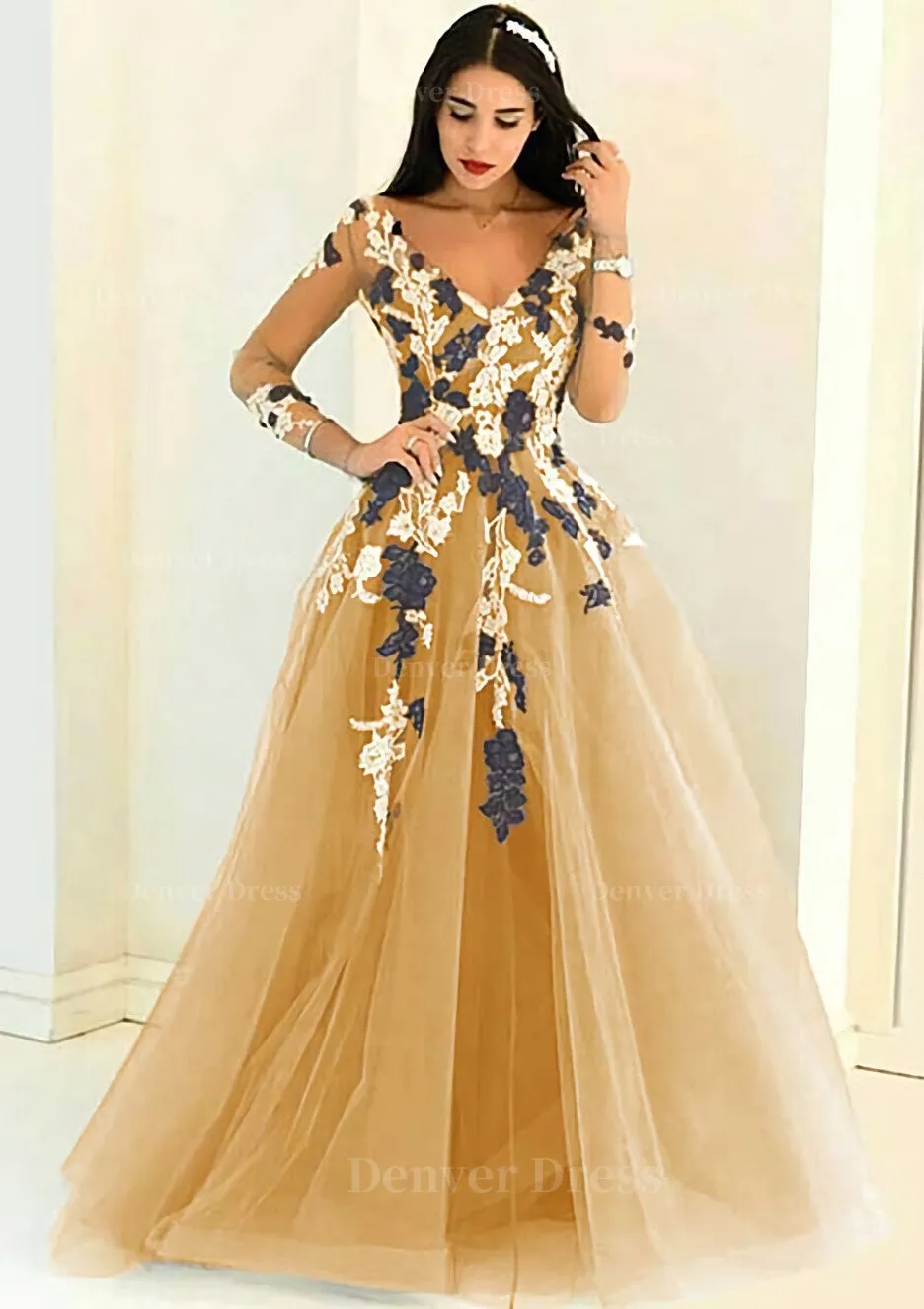 Tulle Long/Floor-Length A-Line/Princess Full/Long Sleeve V-Neck Zipper Evening Dress With Appliqued