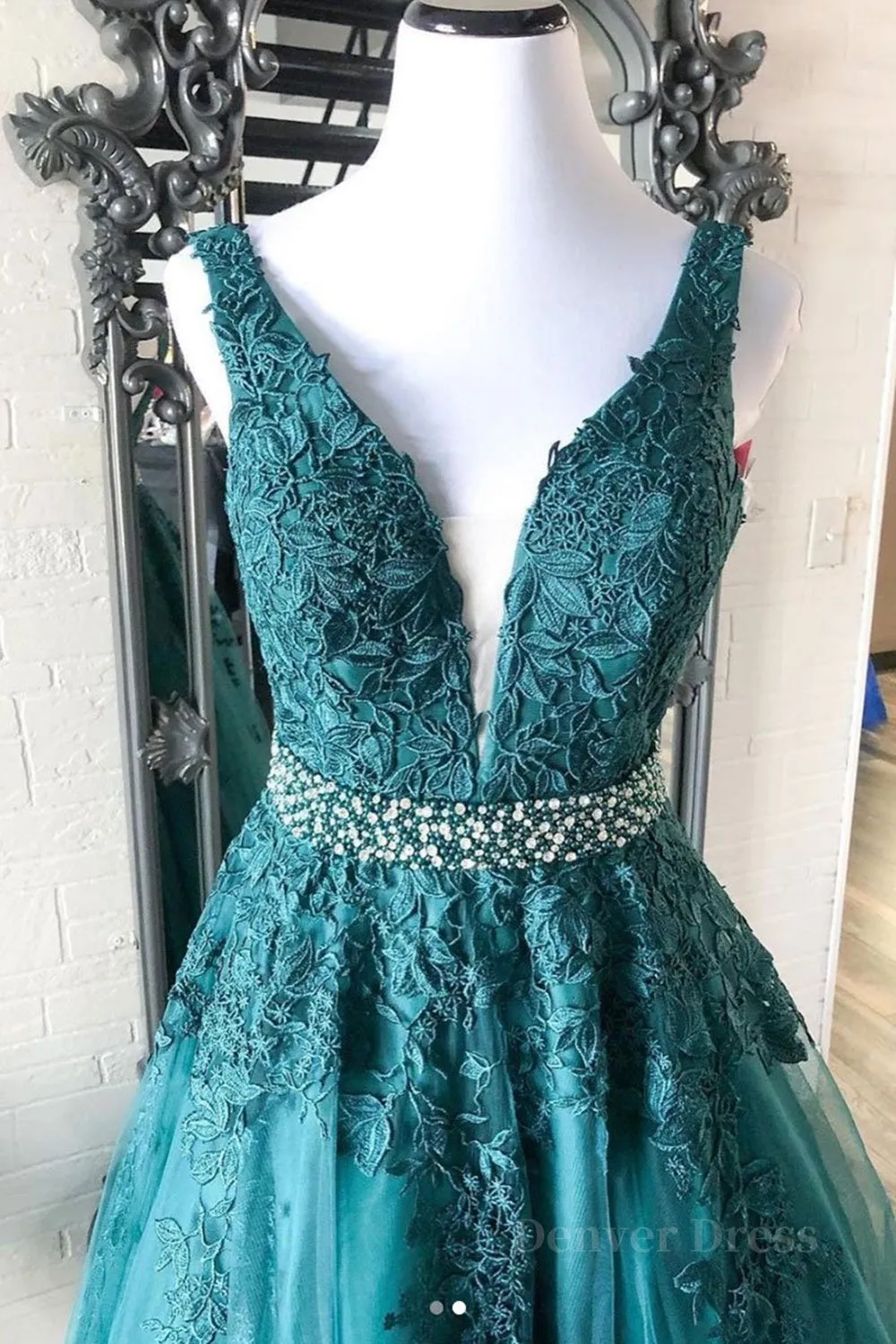 V Neck Green Lace Long Prom Dress with Beaded Belt Long Green Lace Formal Evening Dress