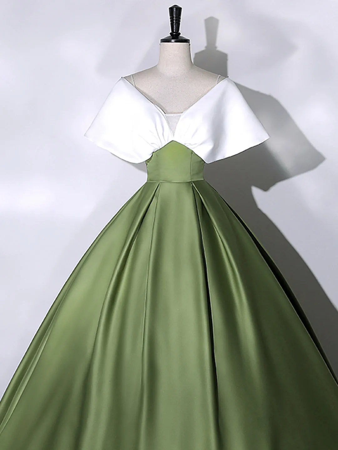 White Green Satin Floor Length Prom Dress V-Neck Off the Shoulder Evening Dress